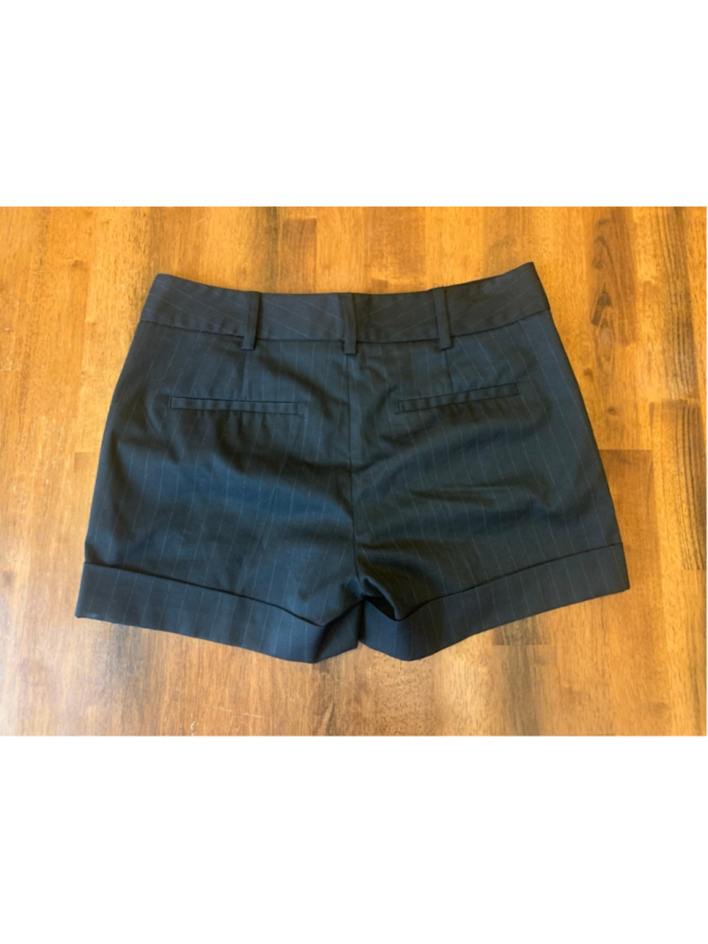 Zara Shorts Medium Black with pinstripes - Picture 6 of 6